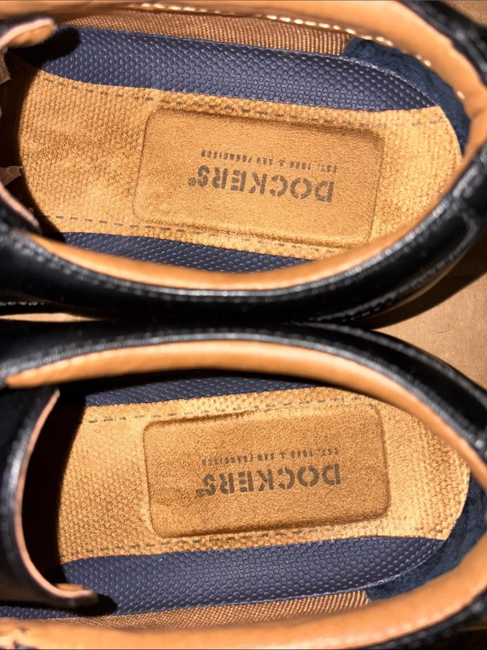 Mens Dockers shoes size 9.5M